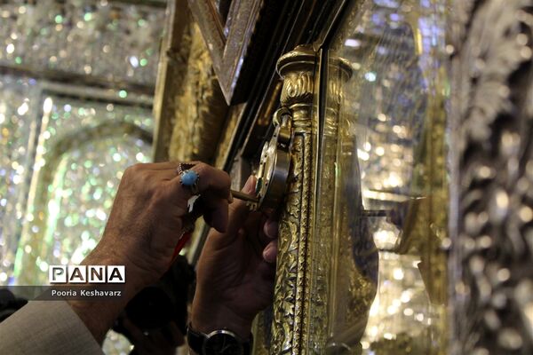 مراسم غبار روبی حرم مطهر حضرت سیدعلاالدین حسین(ع)