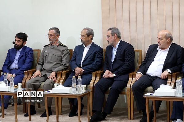 دیدار رئیس جمهور و اعضای هیات دولت با رهبر انقلاب