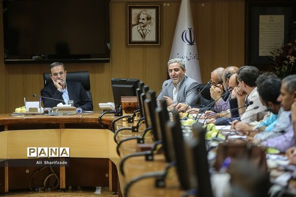 دیدار وزیر آموزش و پرورش با نمایندگان کانون های صنفی معلمان از سراسر کشور