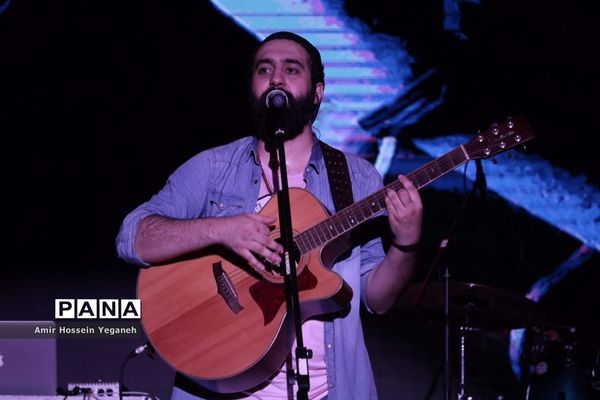 کنسرت مهدی یراحی در جزیره کیش