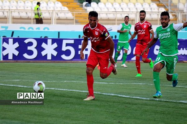 دیدار تیم های تراکتورسازی و ماشین سازی تبریز.