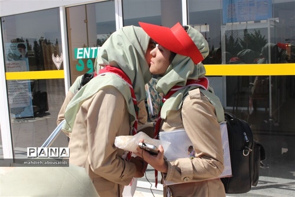 استقبال از پیشتازان دختر شرکت کننده در اردوی ملی