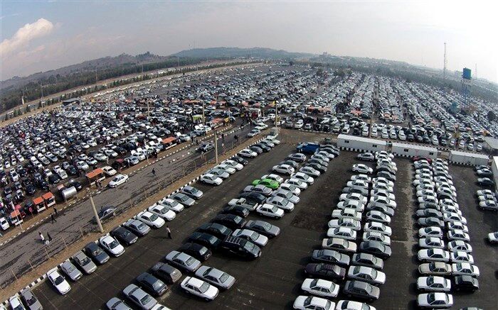 معاون وزیر صنعت: برخورد جدی در انتظار محتکران خودرو است