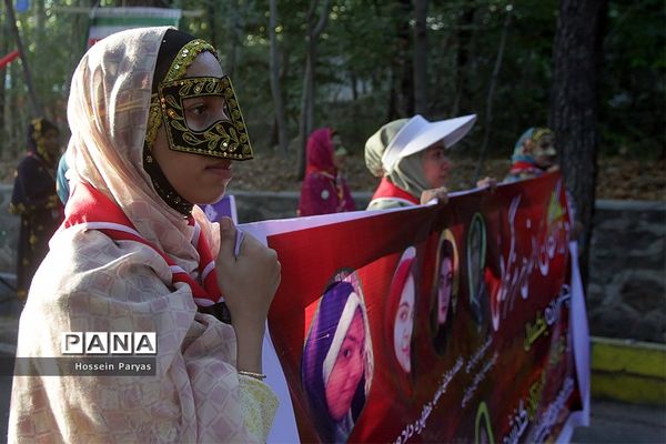 مراسم استقبال و پذیرش پیشتازان دختر در هشتمین اردوی ملی پیشتازان