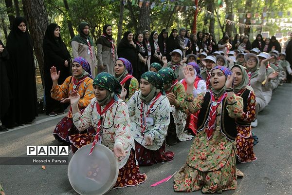 مراسم استقبال و پذیرش پیشتازان دختر در هشتمین اردوی ملی پیشتازان
