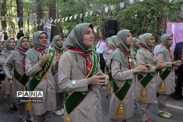 مراسم استقبال و پذیرش پیشتازان دختر در هشتمین اردوی ملی پیشتازان