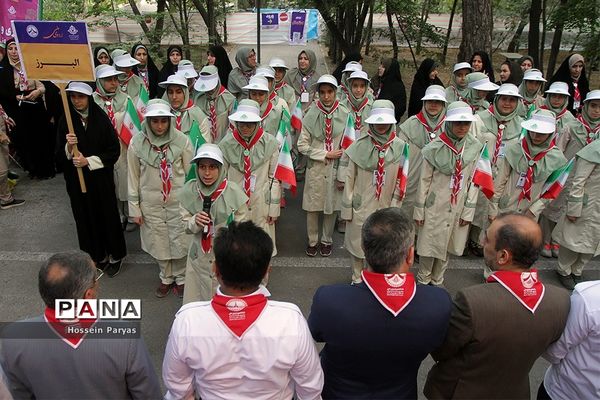 مراسم استقبال و پذیرش پیشتازان دختر در هشتمین اردوی ملی پیشتازان