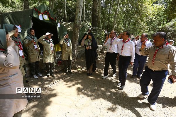 بازدید قائم مقام سازمان دانش آموزی از هشتمین اردوی ملی پیشتازان دختر