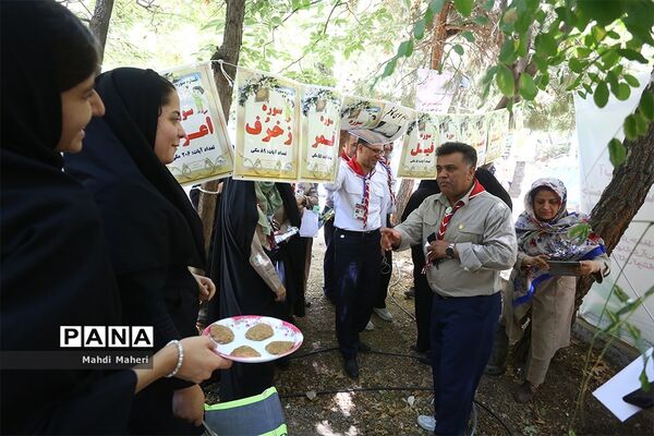بازدید قائم مقام سازمان دانش آموزی از هشتمین اردوی ملی پیشتازان دختر