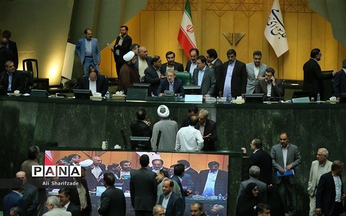 تاکید وزیر بهداشت بر پرداخت مطالبات داروسازان در کمیسیون بهداشت