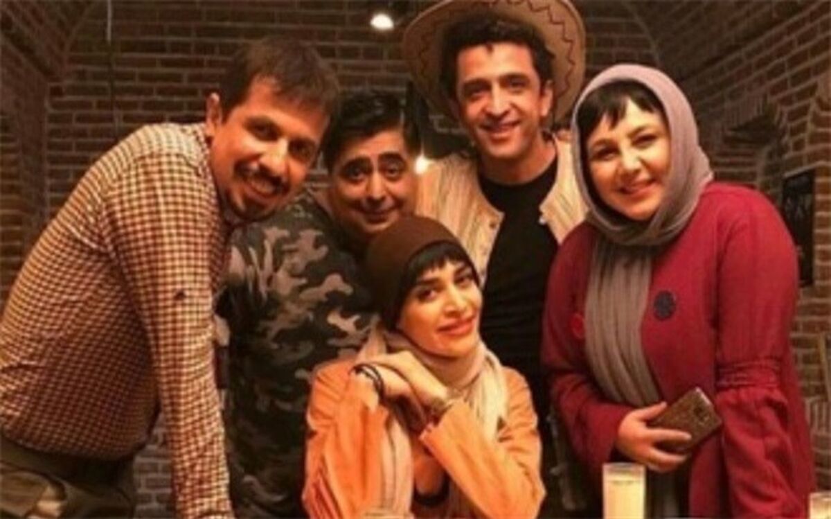 حضور کارگردان دم سرخ ها در رادیو تهران