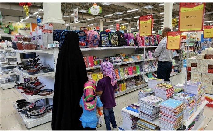 رئیس اتحادیه کشوری فروشگاه‌های زنجیره‌ای: با توزیع نوشت‌افزار و پوشاک ایرانی به استقبال ماه مهر می‌رویم