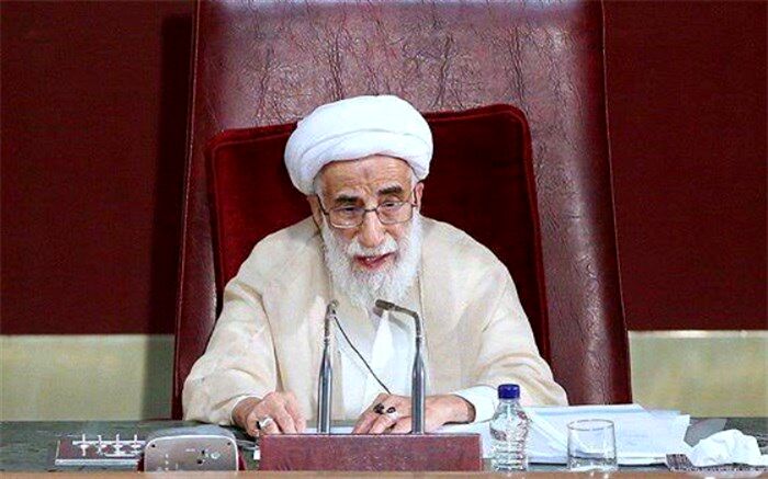 آیت‌الله جنتی: دشمنان قصد دارند ناکار‌آمدی همه دستگاه‌ها را پای رهبری بگذارند