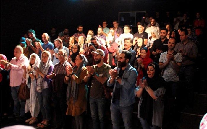 استقبال هنرمندان از نمایش خون آشام کشی