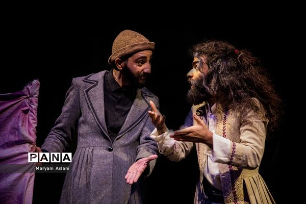 اجرای تئاتر«اگر شبی از شب‌های طهران مسافری»