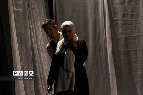 اجرای نمایش «کاش خوابت را ندیده بودم»