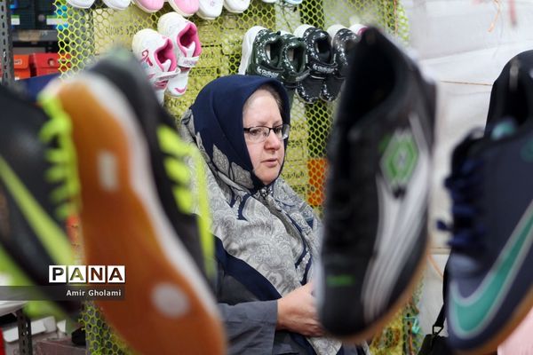 نمایشگاه لوازم التحریر و پوشاک در مصلی امام خمینی (ره)