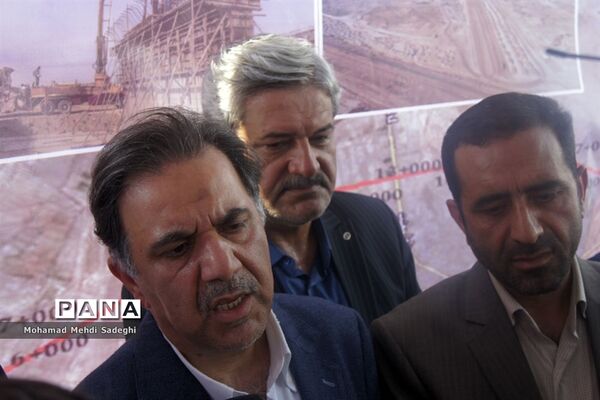 بازدید وزیر راه مسکن و شهرسازی از جاده ماهشهر- هندیجان