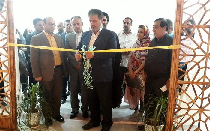 خوشنویسان و نقاشان محمودآبادی به نفع دانش‌آموزان نیازمند نمایشگاه برپا کردند