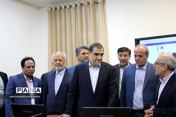 افتتاح و کلنگ زنی 6پروژه درمانی و بهداشتی توسط وزیر بهداشت