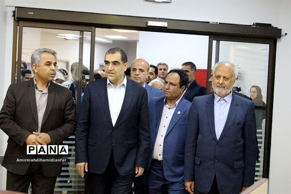 افتتاح و کلنگ زنی 6پروژه درمانی و بهداشتی توسط وزیر بهداشت