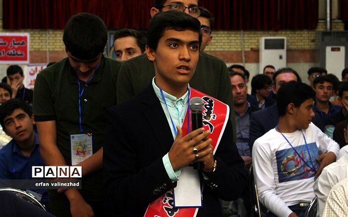 دانش آموز همیار مشاور: یک همیار مشاور باید اعتماد دیگران را جلب کند و سلامت روح و روان داشته باشد