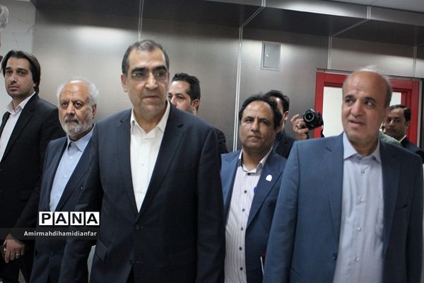 افتتاح پروژه های درمانی در شهرستان های قائنات و فردوس با حضور وزیر بهداشت