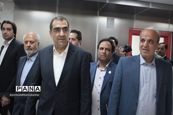 افتتاح پروژه های درمانی در شهرستان های قائنات و فردوس با حضور وزیر بهداشت