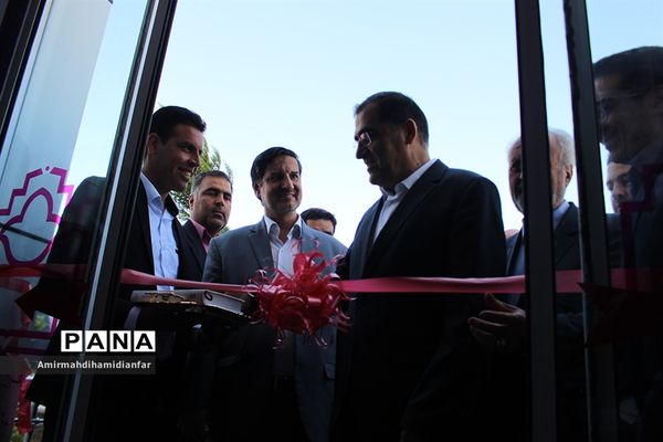 افتتاح پروژه های درمانی در شهرستان های قائنات و فردوس با حضور وزیر بهداشت