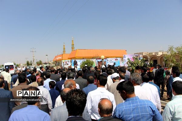 دیدار مردم سرایان با وزیر بهداشت