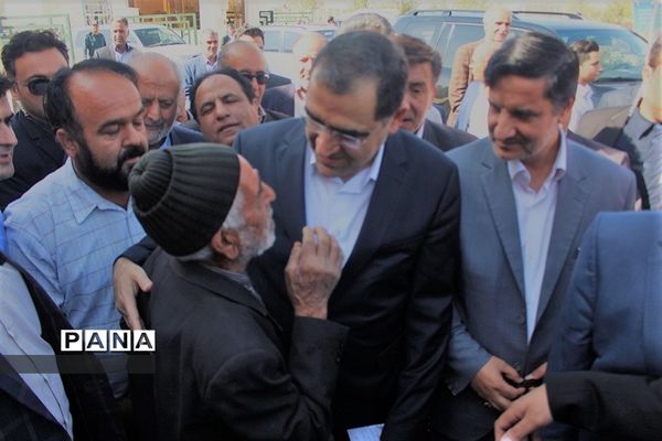 دیدار مردم سرایان با وزیر بهداشت