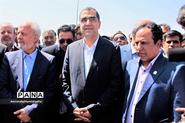 دیدار مردم سرایان با وزیر بهداشت