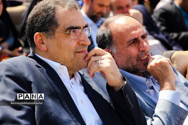 دیدار مردم سرایان با وزیر بهداشت