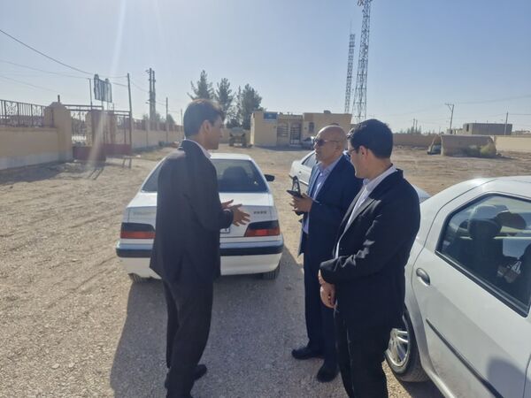 آیین کلنگ زنی پروژه آموزشی ۹ کلاسه هوشمند خیری روستای بهادران مهریز
