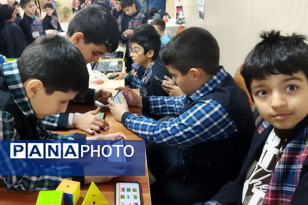 بازدید کارشناس پژوهش ناحیه دو شهرری از نمایشگاه پژوهش دبستان قلنبر