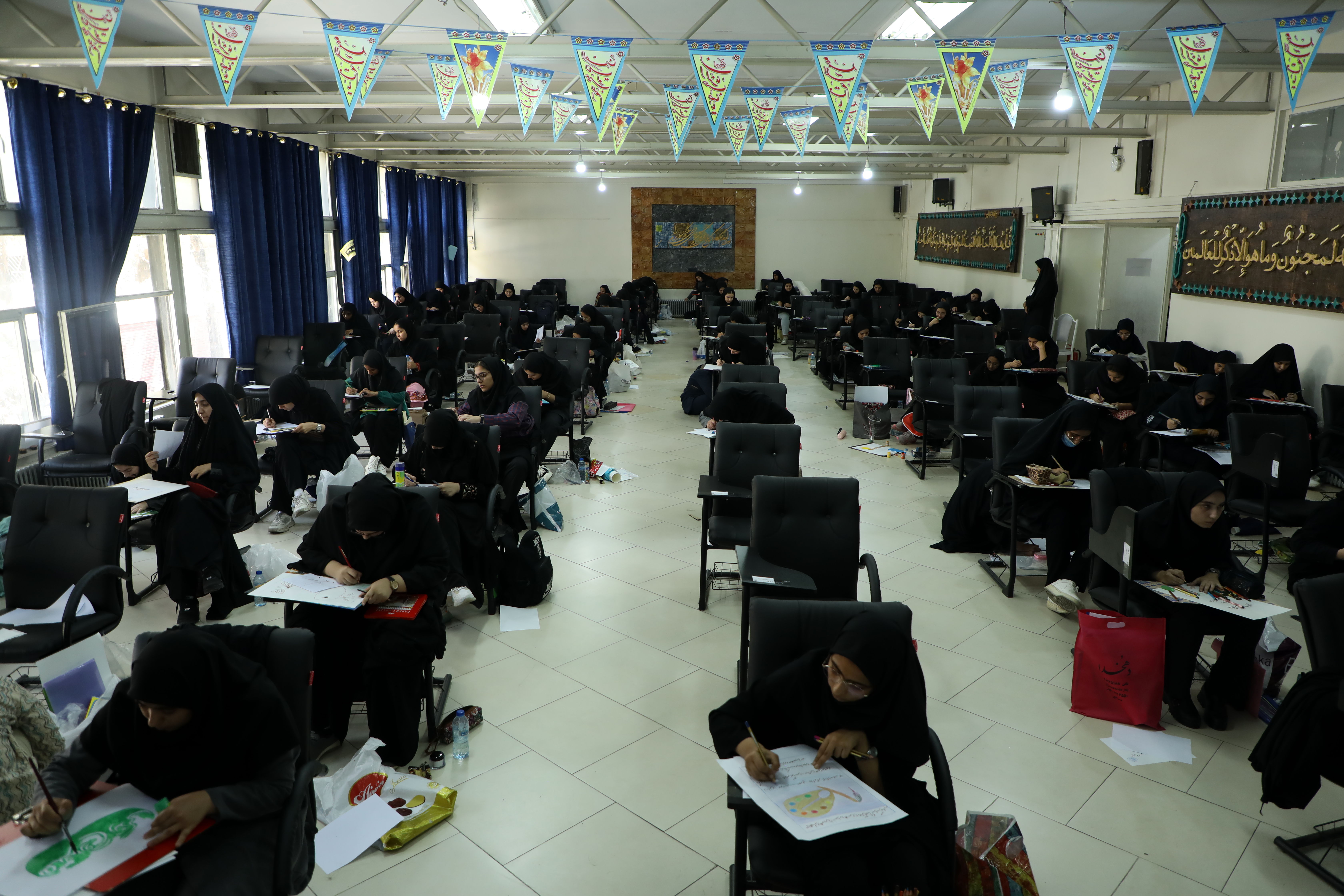 ۲۳۷۰ کانون ارزیابی دانشگاه فرهنگیان، متقاضیان را برای ورود به حرفه معلمی سنجش می‌کنند