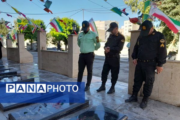 غبارروبی مزار شهدا در امام زاده حسن(ع) نسیم‌شهر