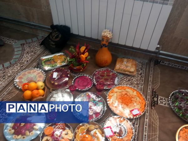 جشنواره میوه آرایی در مدرسه شهید غلامی خلیل آباد 