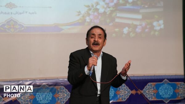 مراسم گرامیداشت ورود دانش آموزان پایه هفتم و معدل برتر دبیرستان بانو نجفی 