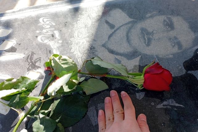 مراسم غبار روبی و عطر افشانی گلزار شهدا شهر سورشجان به مناسبت دهه فجر