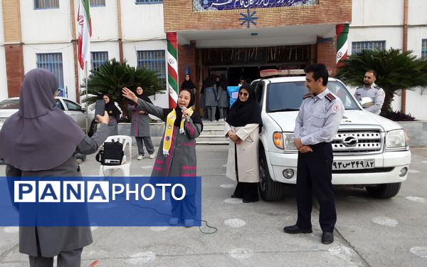 مانور آتش نشانی در دبیرستان فرزانگان قائمشهر