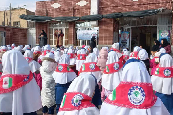 یادواره شهید حاج قاسم سلیمانی در مدرسه ۲۲بهمن دوره اول شهرستان آباده