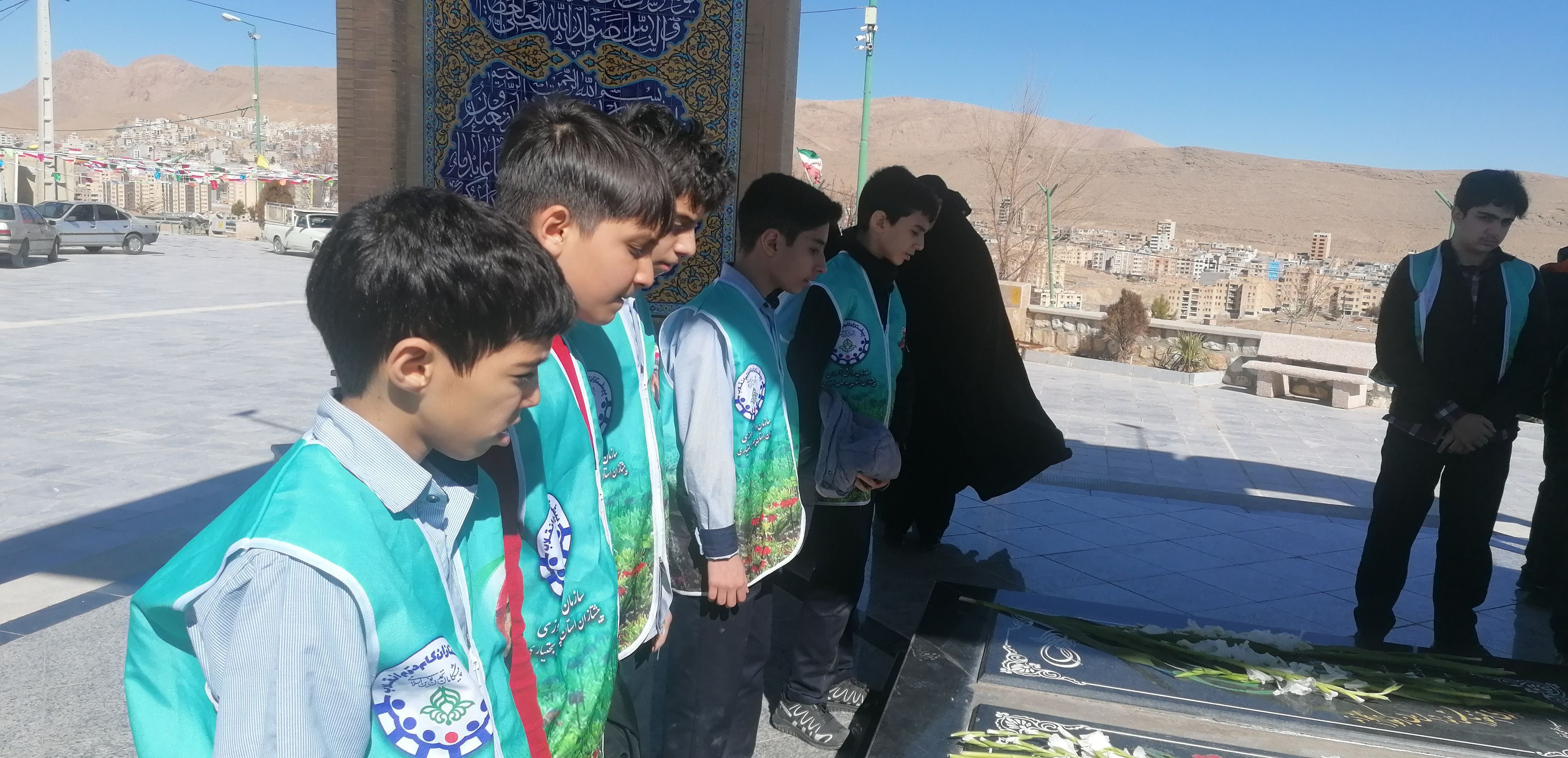 غبارروبی گلزار شهدا 