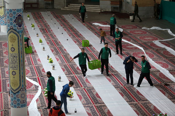 ضیافت افطاری ۲۵ هزار نفری حرم بانوی کرامت در شب میلاد کریم اهل بیت (ع)