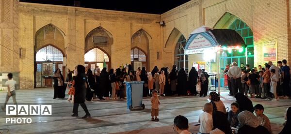 غرفه کودک در نود و چهارمین شب از اجتماعات 