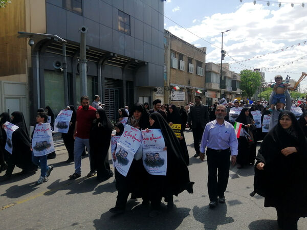 راهپیمایی نمازگزاران جمعه قم در حمایت از عملیات وعده صادق و طرح نور