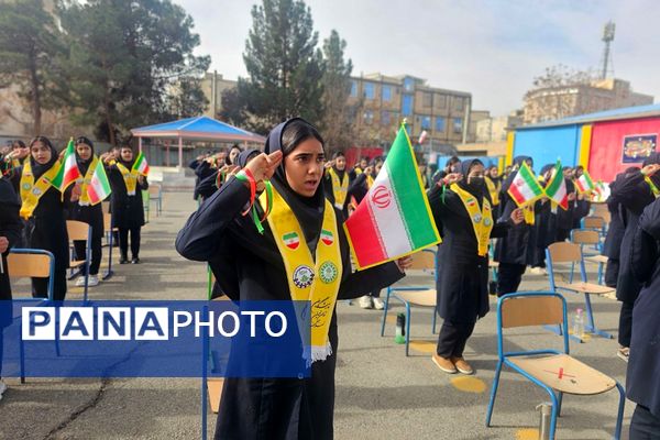  همایش «یاوران انقلاب» با محوریت نقش آفرینی دانش آموزان در گام دوم انقلاب