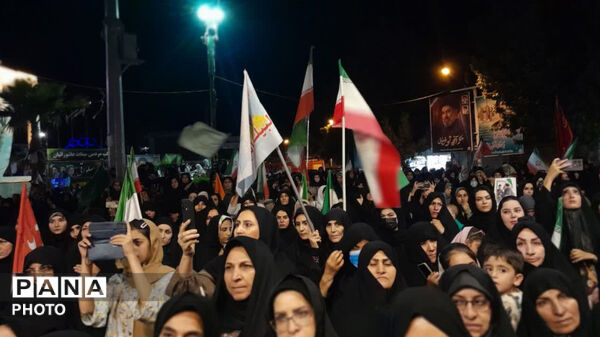 نود و هفت شب حضور حماسی و با شکوه مردم کوهدشت، در میدان امام خمینی(ره)