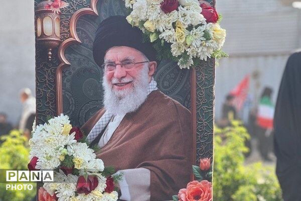 تشییع پیکر رهبر شهید در قم و جمکران