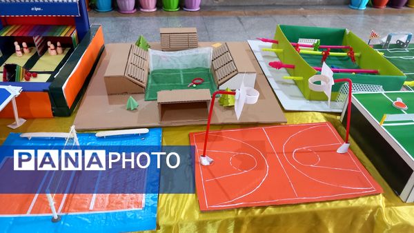 نمایشگاه دست‌سازه‌های دانش‌آموزان در هفته تربیت‌بدنی